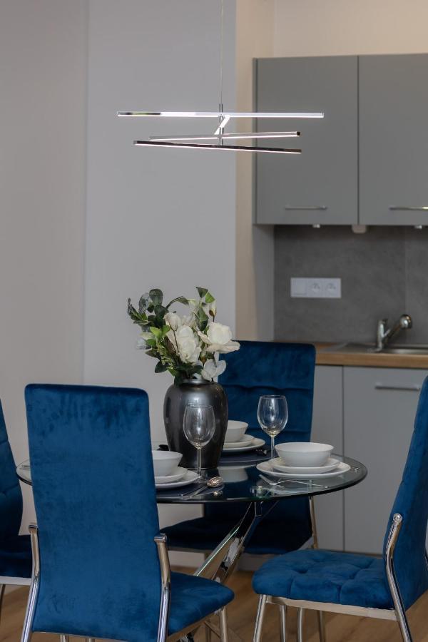 Apartment Avenue Solidarnosci On Wola By Noclegi Renters Varsovie Extérieur photo