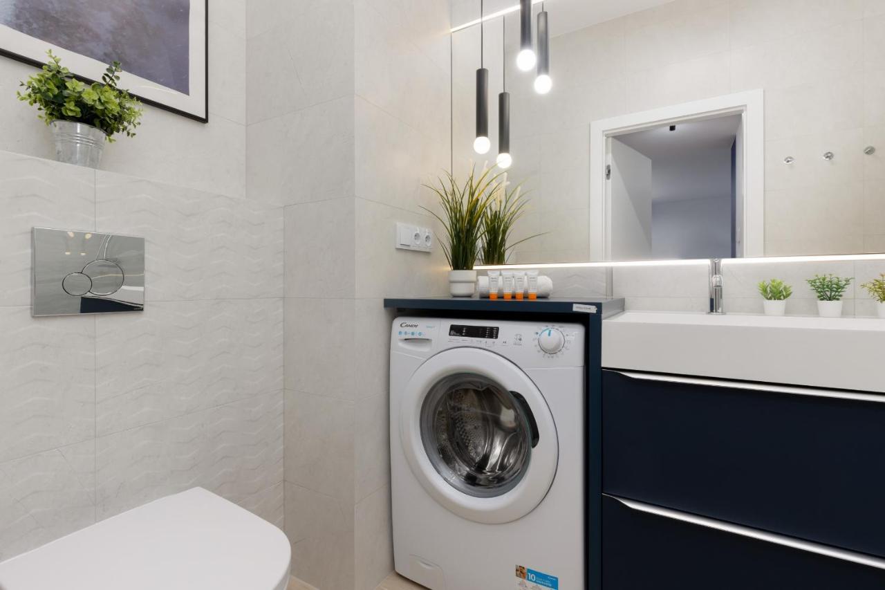 Apartment Avenue Solidarnosci On Wola By Noclegi Renters Varsovie Extérieur photo